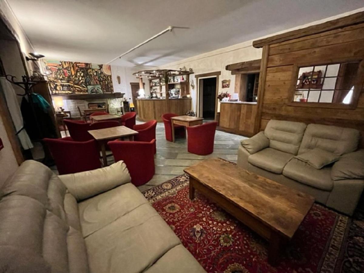 Le Charaban Hotel Aosta Eksteriør billede