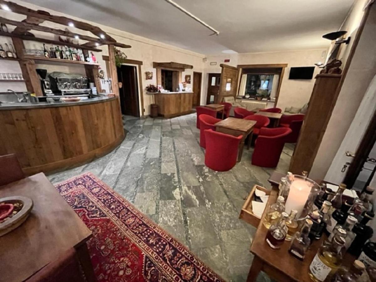 Le Charaban Hotel Aosta Eksteriør billede